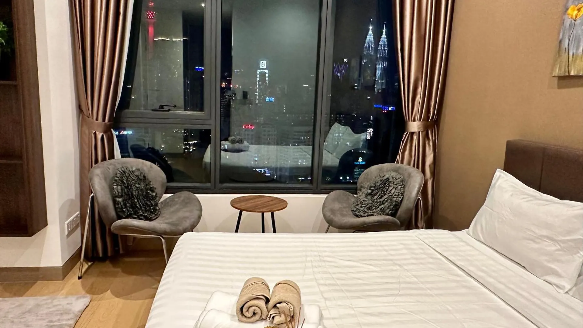 Infinity Swimming Pool Lucentia By Lalaport Apartment Kuala Lumpur