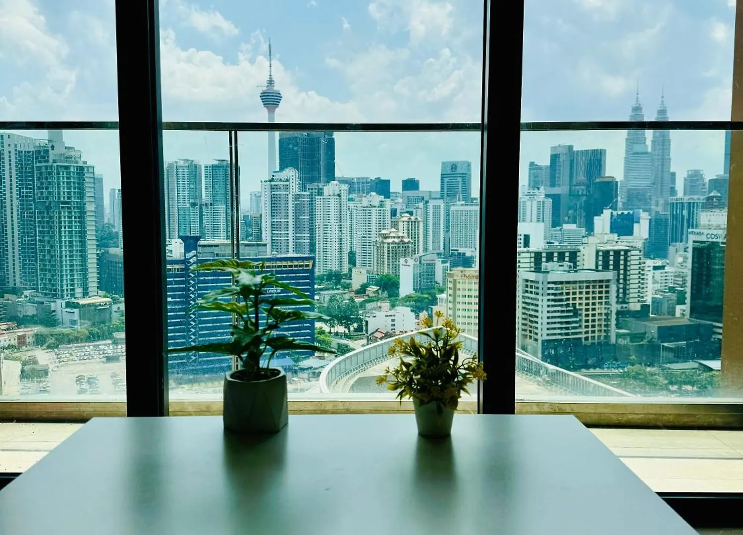Infinity Swimming Pool Lucentia By Lalaport Apartment Kuala Lumpur