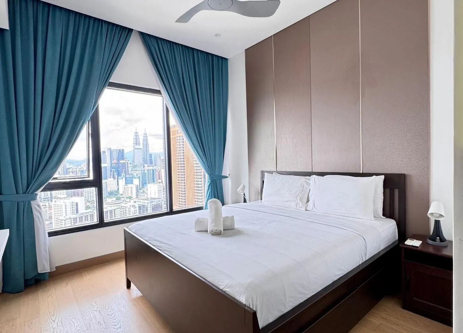 Infinity Swimming Pool Lucentia By Lalaport Apartment Kuala Lumpur