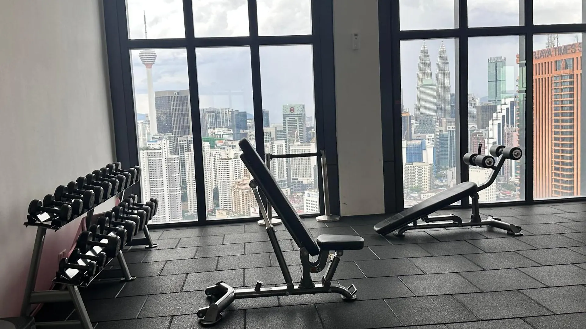 Infinity Swimming Pool Lucentia By Lalaport Apartment Kuala Lumpur