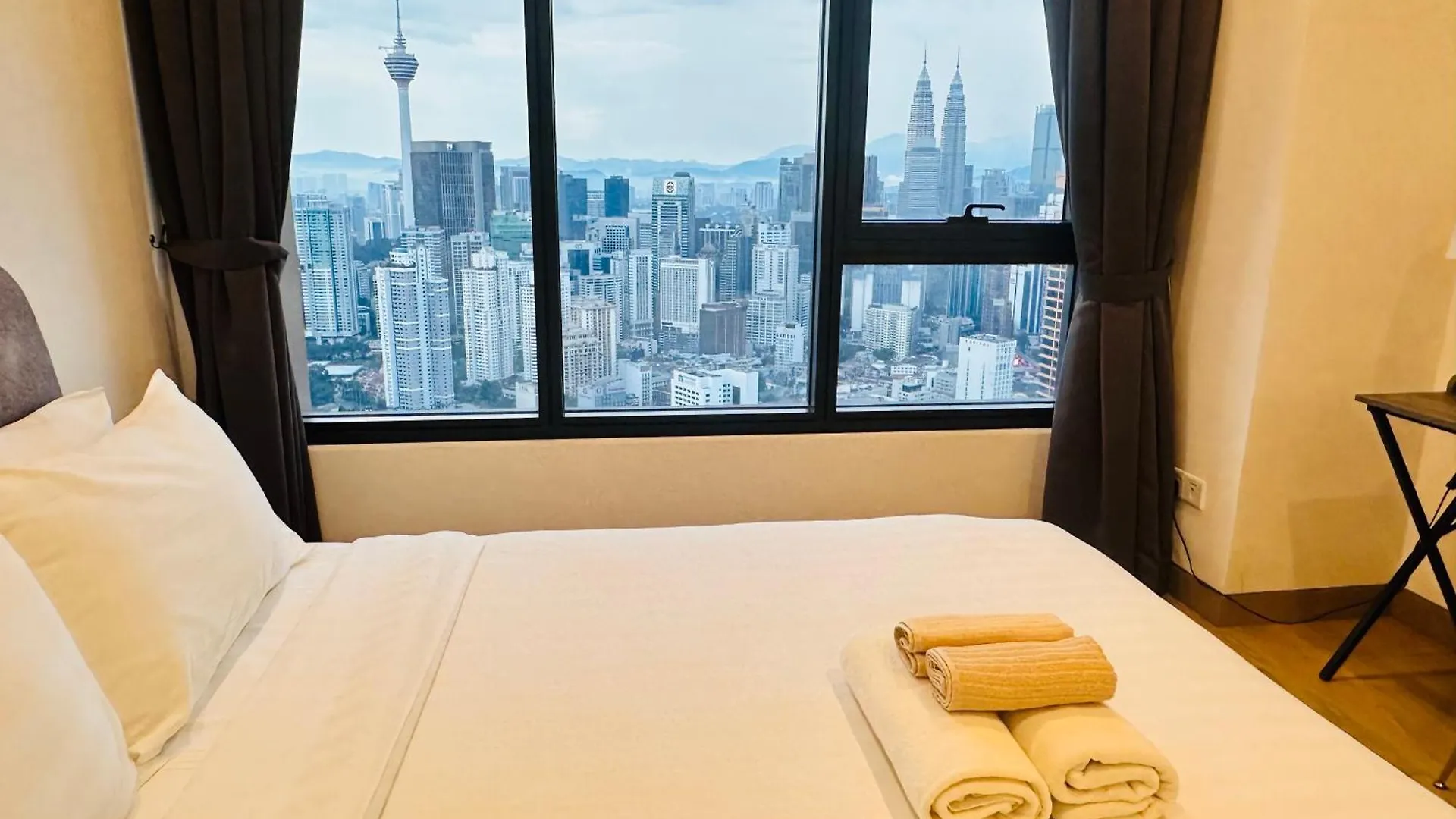 Infinity Swimming Pool Lucentia By Lalaport Apartment Kuala Lumpur