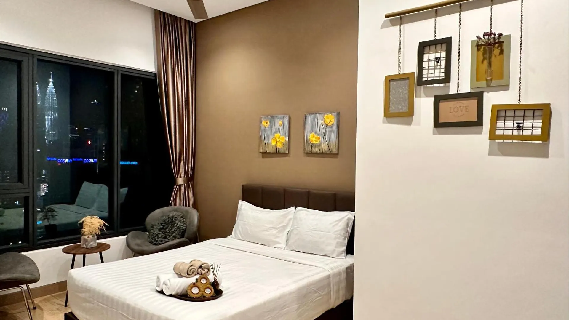 Infinity Swimming Pool Lucentia By Lalaport Apartment Kuala Lumpur